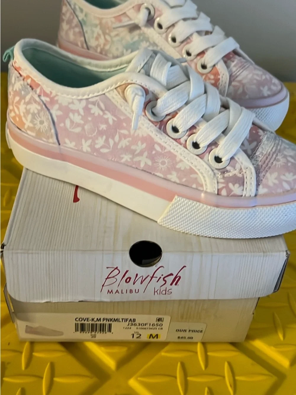 Malibu Floral No-Tie Girl Sneakers in Pastel Mint and Pink Size 12